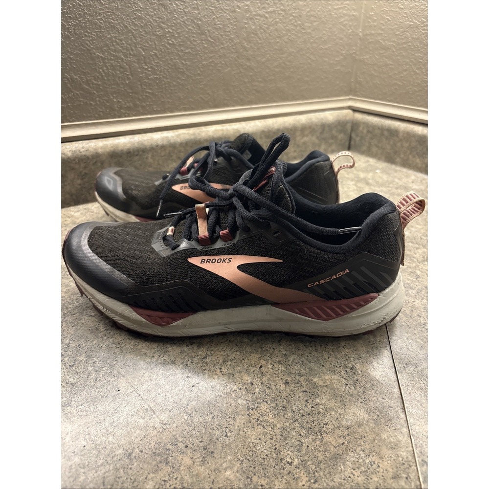 Brooks Cascadia 15 Women's Trail Running Shoes Size 11 D Wide Black Coral